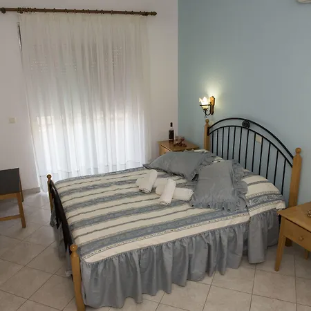 涅斐勒公寓酒店