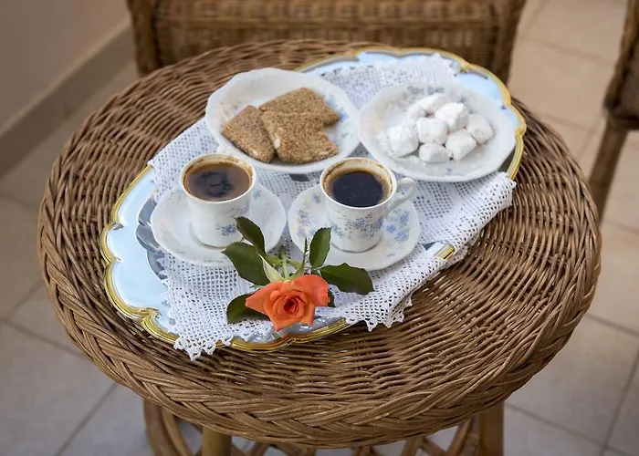 Nephele فاليراكي