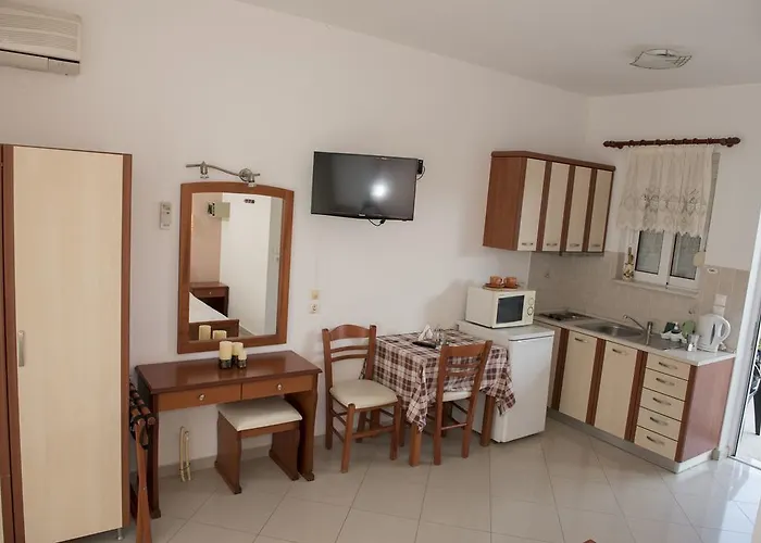 Nephele فاليراكي